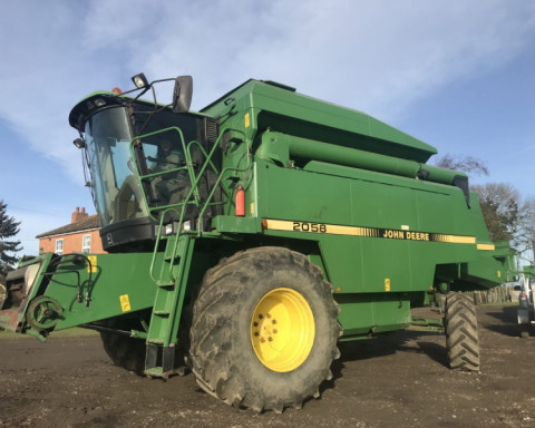 1996 John Deere 2058