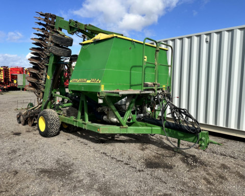 2000 John Deere 740A 8m