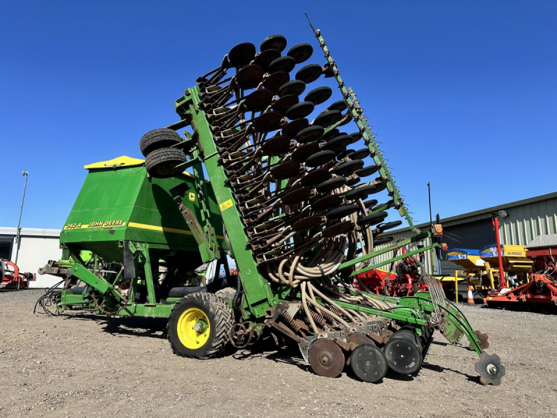 2000 John Deere 740A 8m