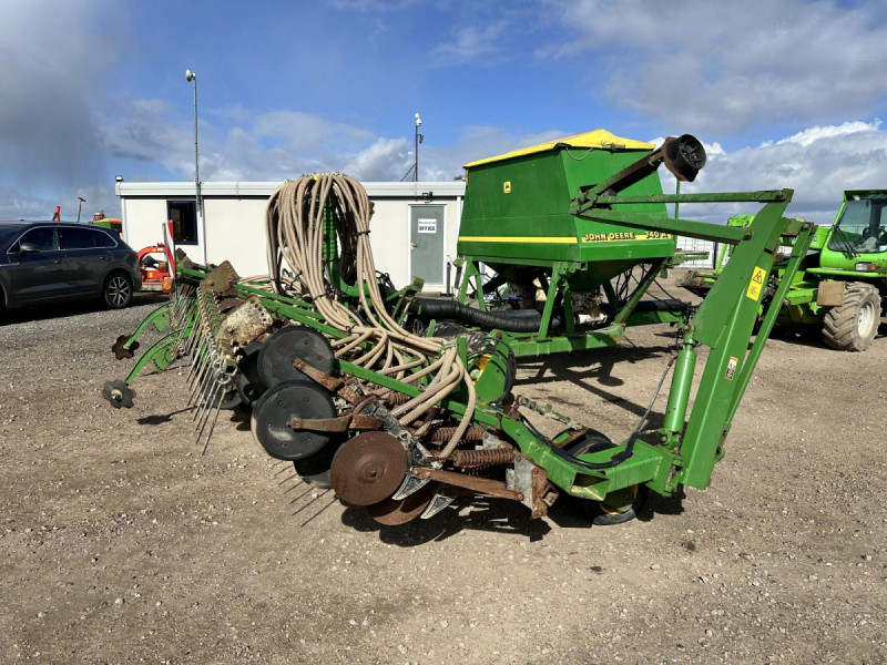 2000 John Deere 740A 8m