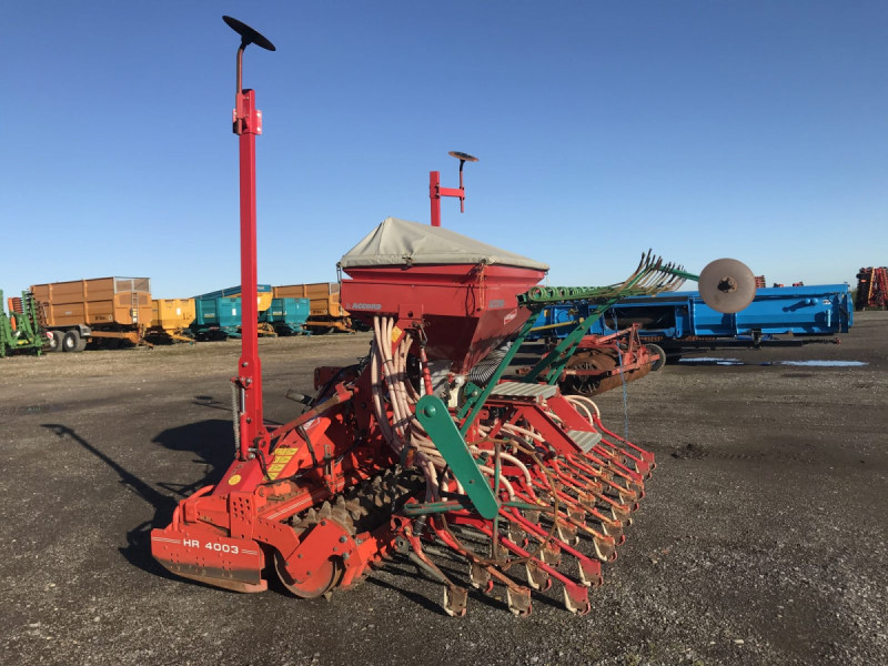 2001 Kuhn HR 4003D-ACCORD-DA 4m combination drill.