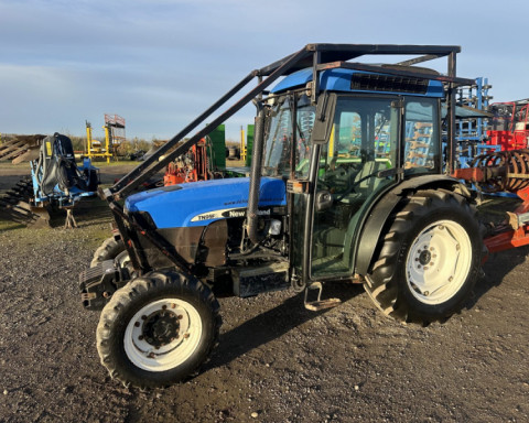 2004 New Holland  TN95FA orchard