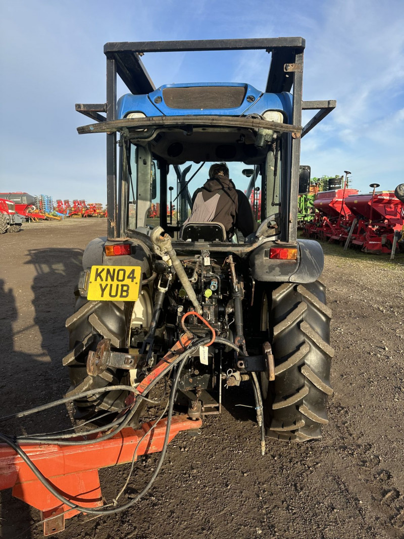 2004 New Holland  TN95FA orchard