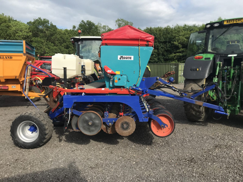 2006 Moore Unidrill DP300