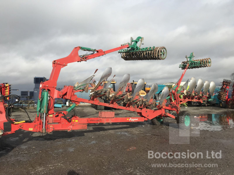 2007 Kverneland PW 100 9 furrow wagon ploughs