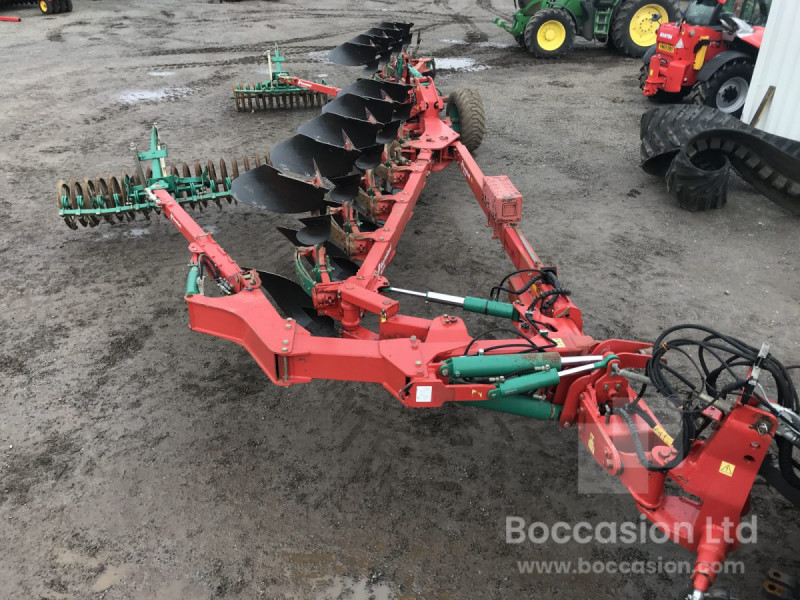 2007 Kverneland PW 100 9 furrow wagon ploughs