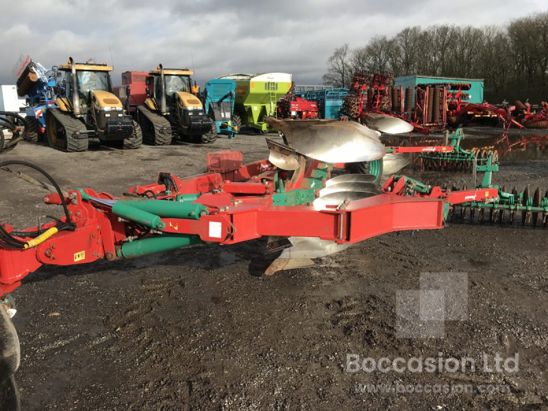 2007 Kverneland PW 100 9 furrow wagon ploughs