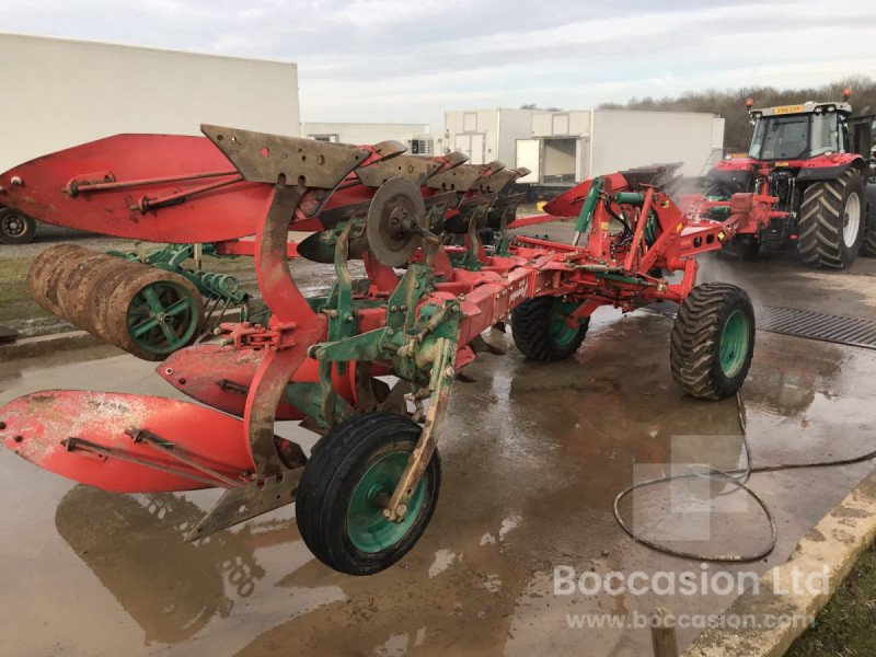 2007 Kverneland PW 100 9 furrow wagon ploughs