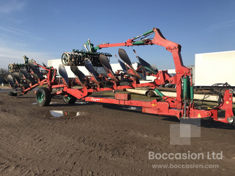 2007 Kverneland PW 100 9 furrow wagon ploughs