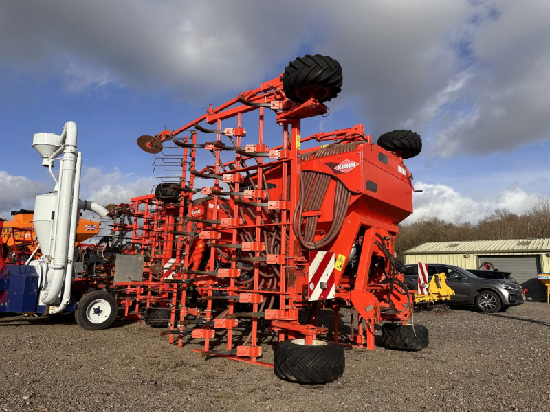 2008 Kuhn MEGANT 600-40