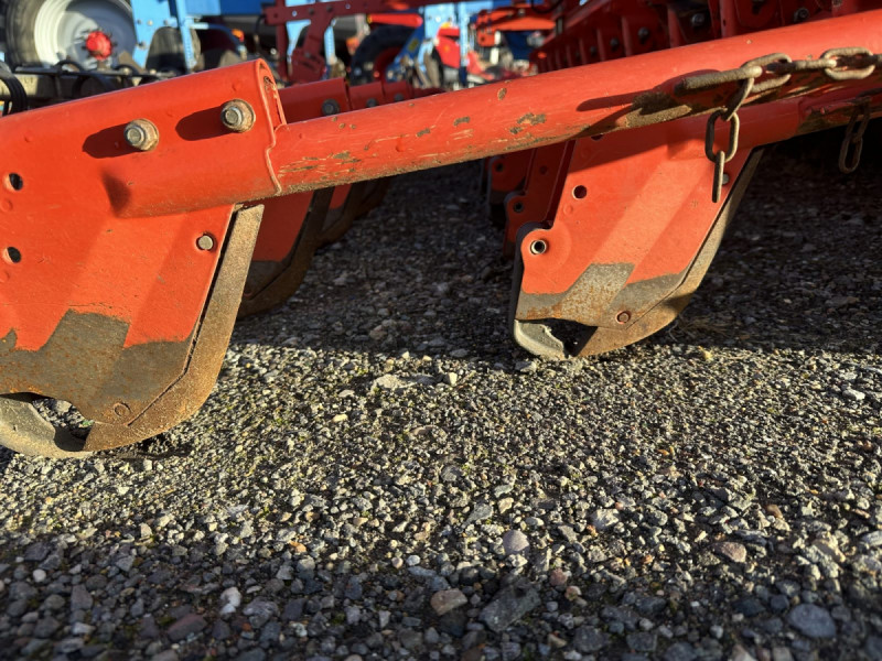 2008 Kuhn Venta LC 302 and HR 3003D