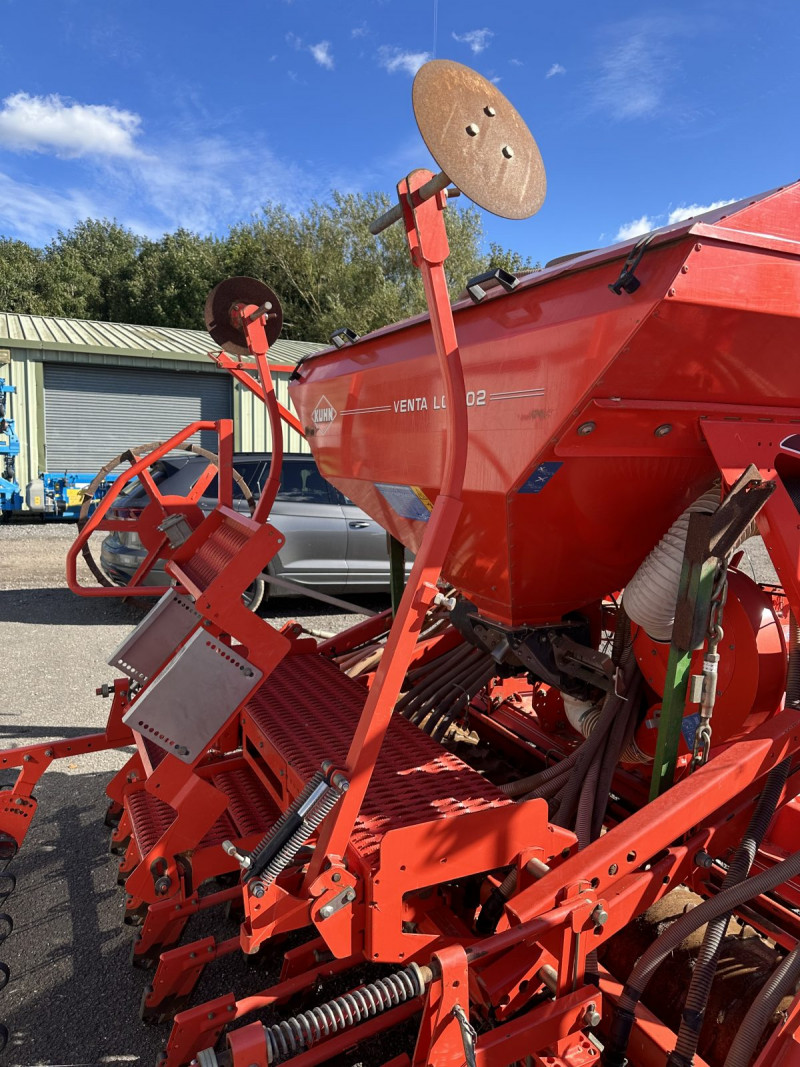 2008 Kuhn Venta LC 302 and HR 3003D