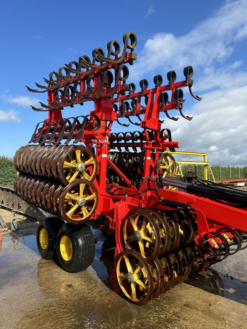 2009 Vaderstad  Rexuis Twin RST 630 