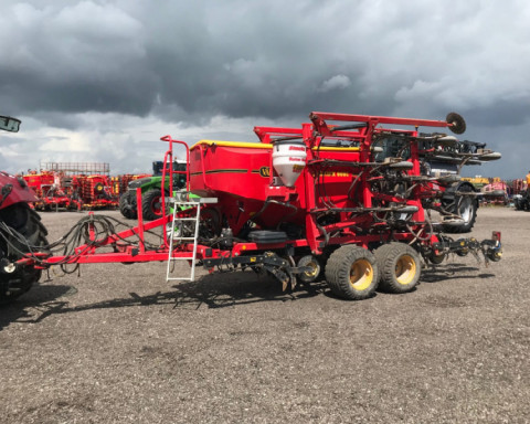 2009 Vaderstad  seed hawk