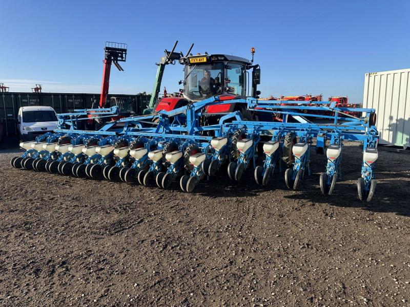 2010 Monosem  Meca V4 Drill beet drill 18 row mounted hydraulic folding