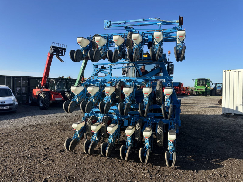 2010 Monosem  Meca V4 Drill beet drill 18 row mounted hydraulic folding