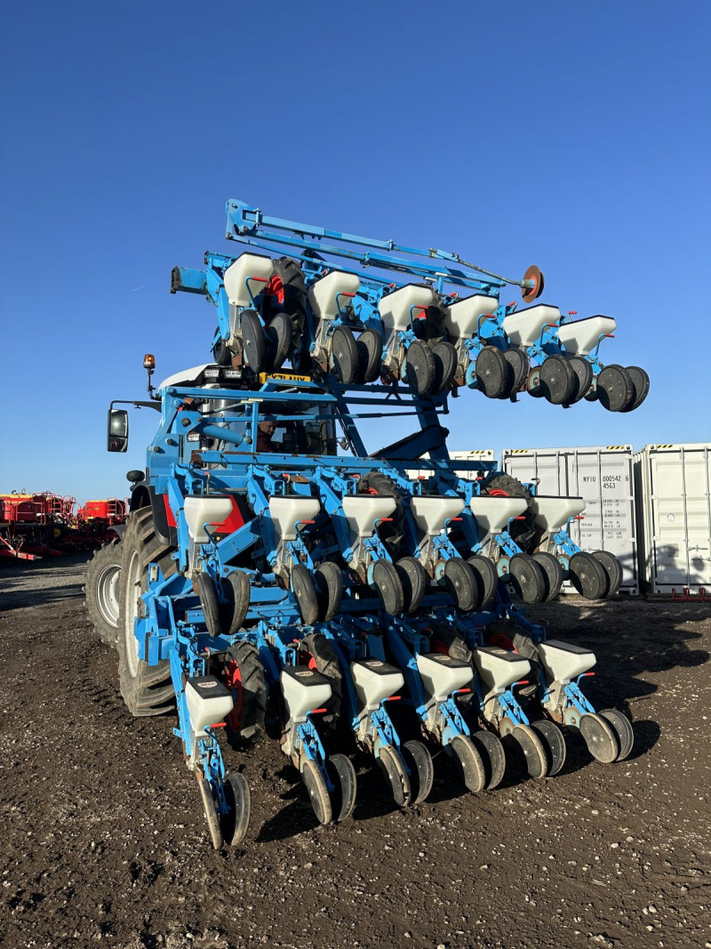 2010 Monosem  Meca V4 Drill beet drill 18 row mounted hydraulic folding