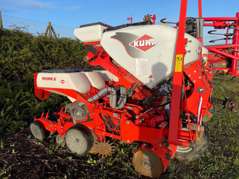 2013 Kuhn Maxima 2 TS  6 row and fertiliser.