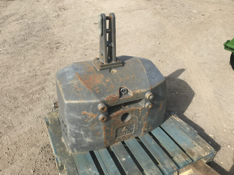 2015 AGCO 1500kg front weights