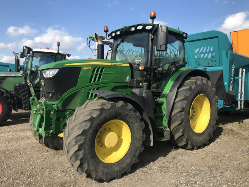 2016 John Deere 6215R