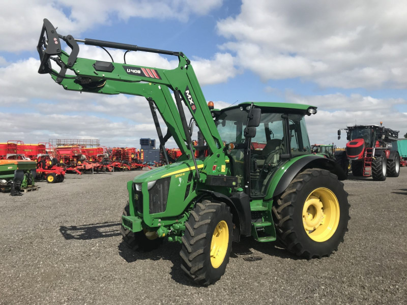 2017 John Deere 5100R