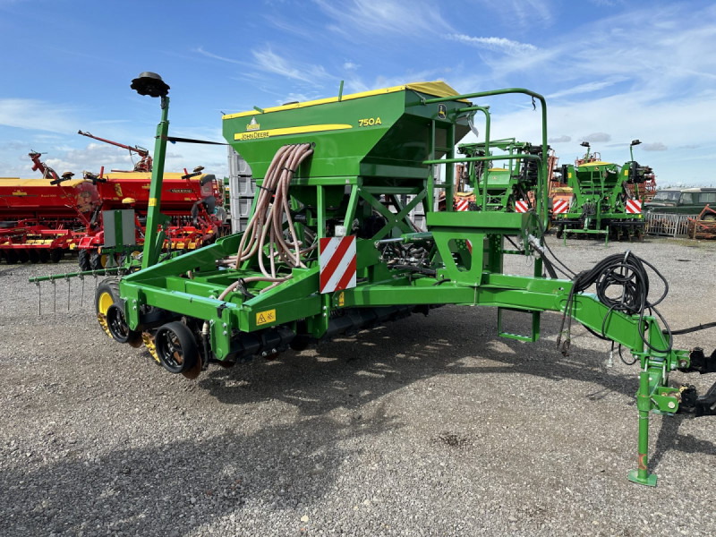 2017 John Deere 750A 4m