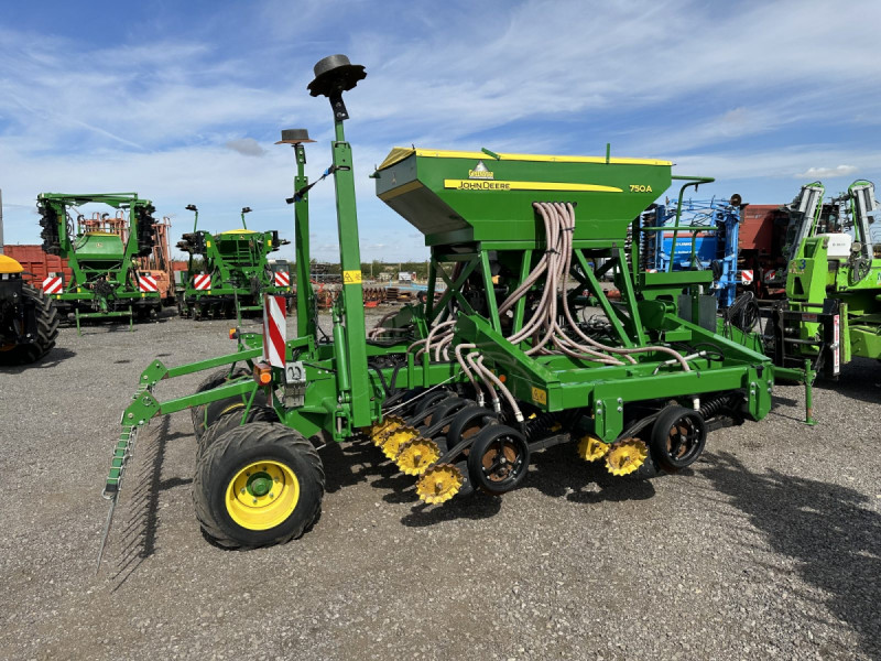 2017 John Deere 750A 4m