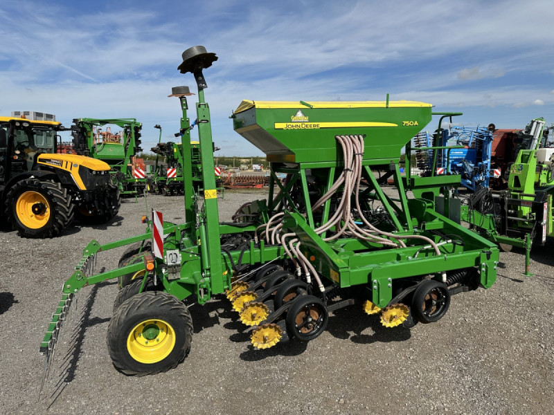 2017 John Deere 750A 4m