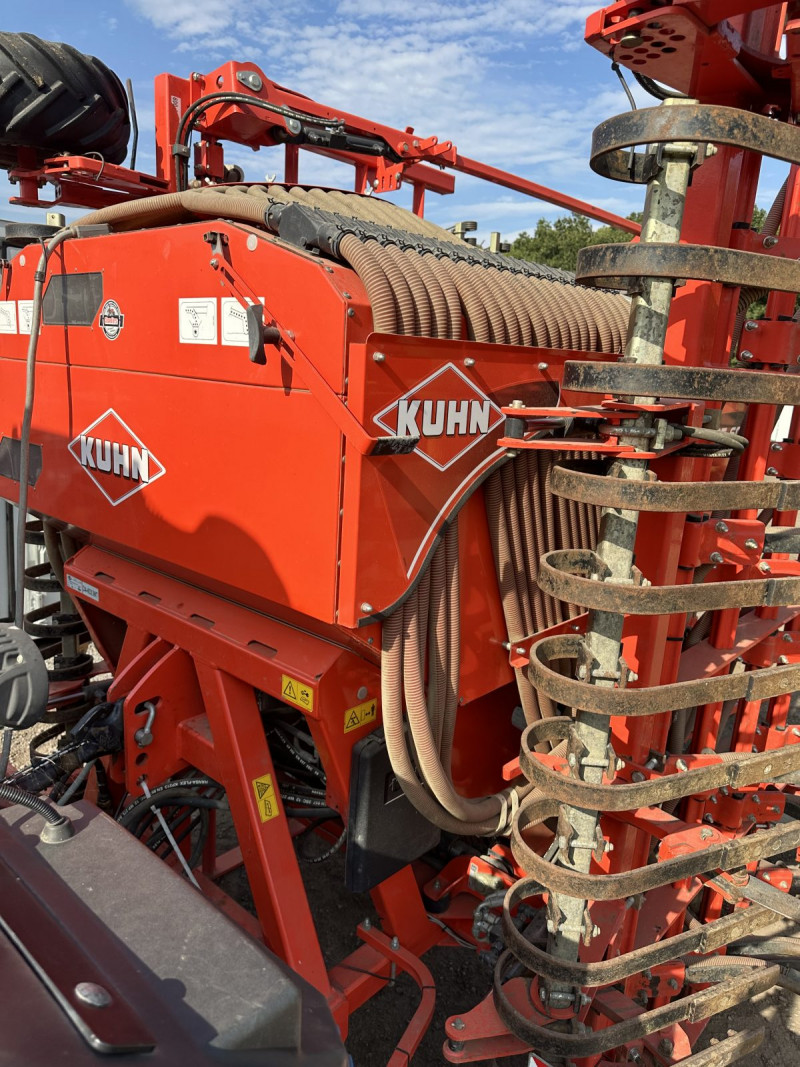 2017 Kuhn MEGANT 600-40