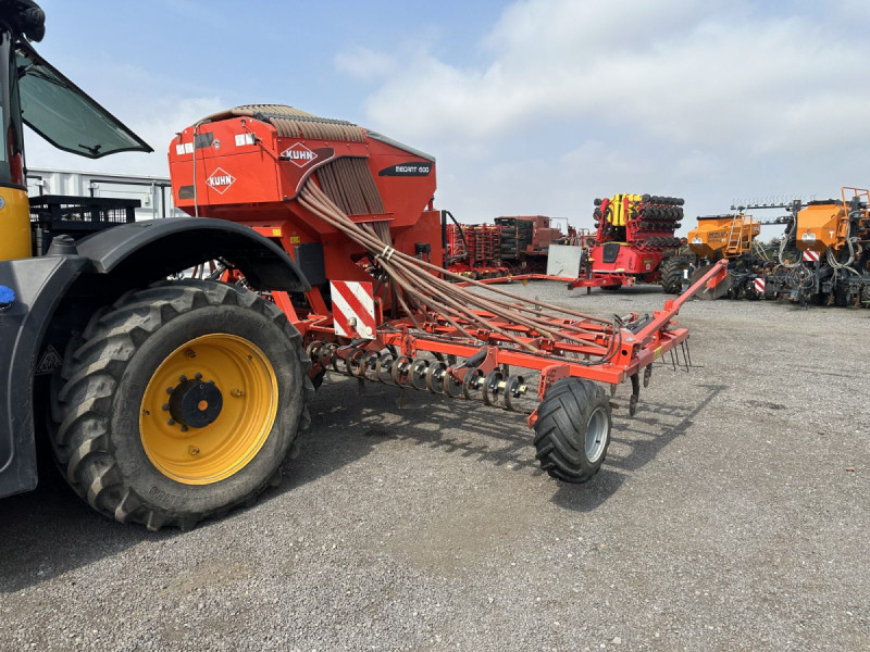 2017 Kuhn MEGANT 600-40