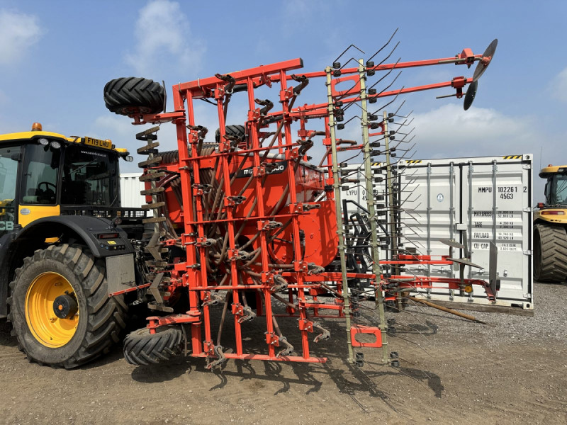 2017 Kuhn MEGANT 600-40