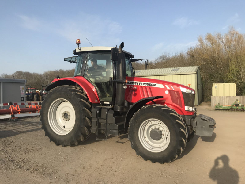 2017 Massey Ferguson 7719 dyna-6 Efficient