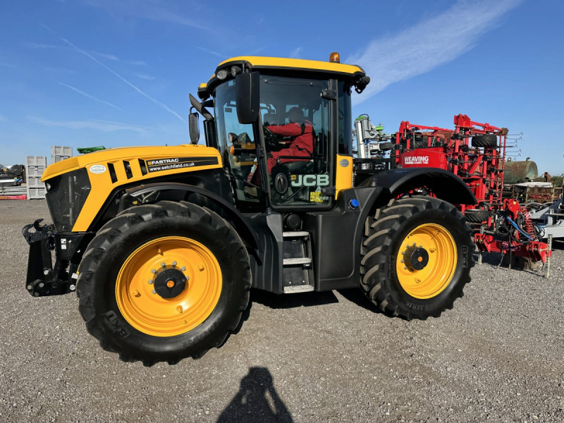 2019 JCB Fastrac 4220