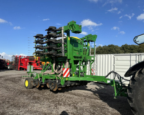 2020 John Deere 750A 6m ProSeries Opener