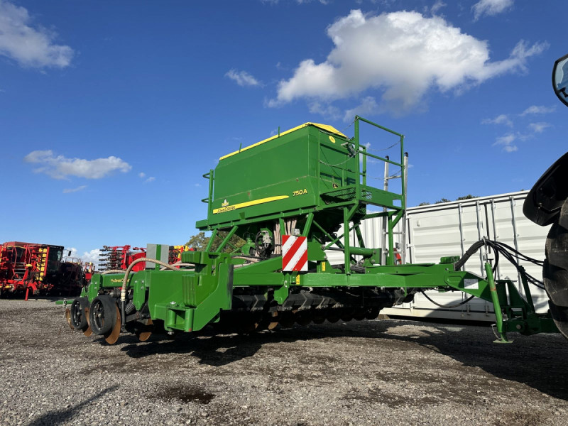 2020 John Deere 750A 6m ProSeries Opener