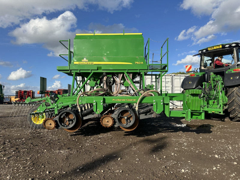 2020 John Deere 750A 6m ProSeries Opener