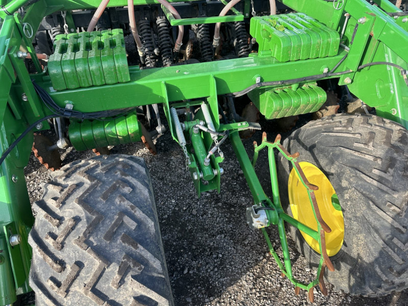 2020 John Deere 750A 6m ProSeries Opener