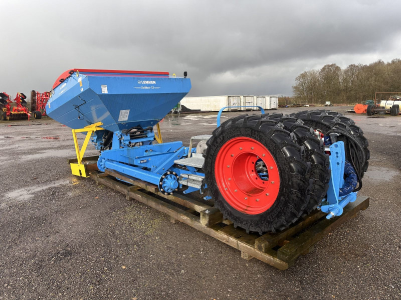 2022 Lemken Solitair 12 SW seed trailer kit.