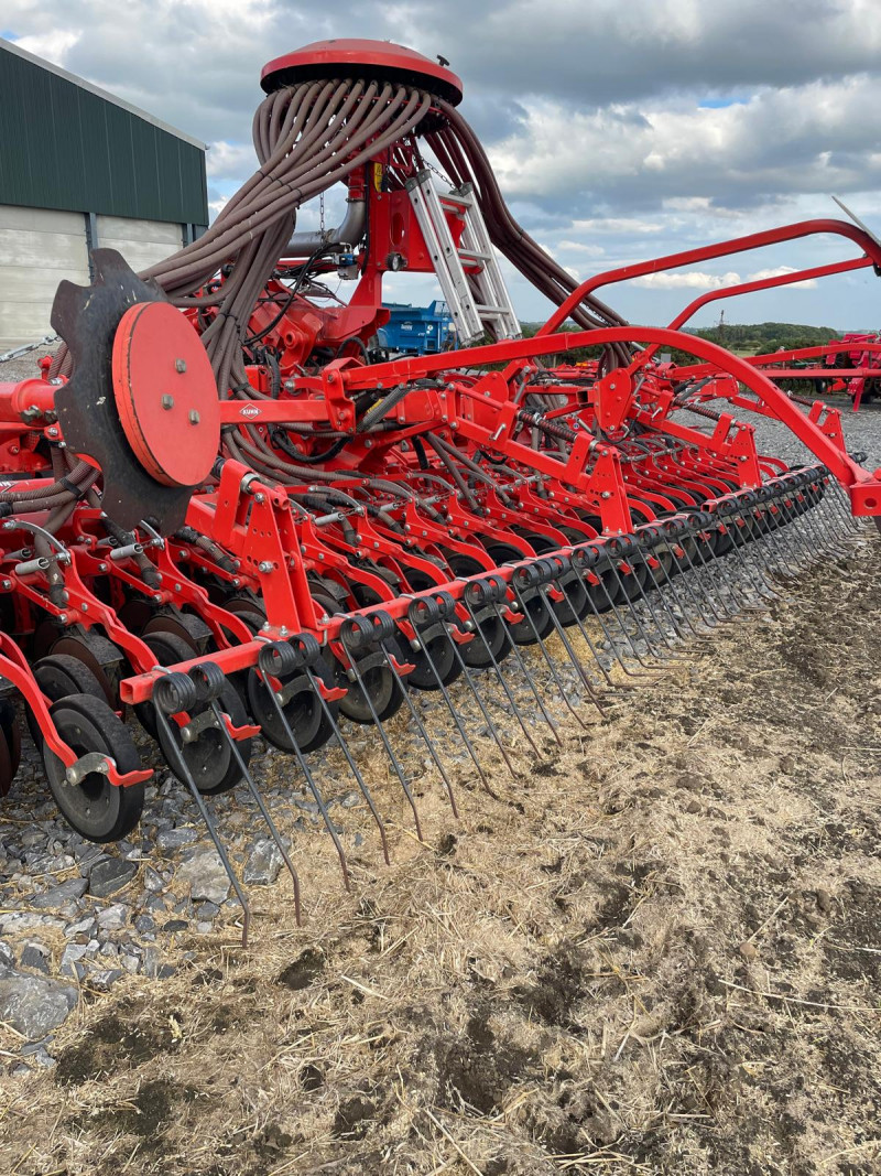 2023 Kuhn HR 6040 RCS and VENTA TF 1512 6m