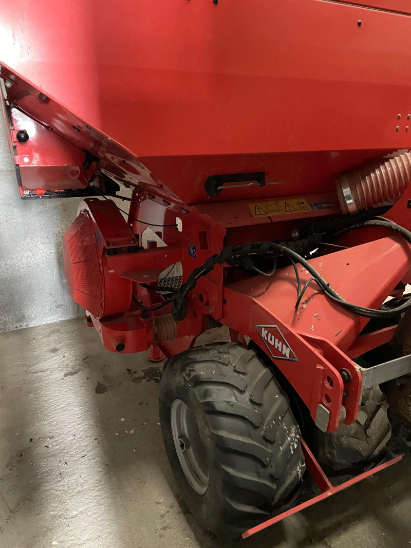 2023 Kuhn HR 6040 RCS and VENTA TF 1512 6m