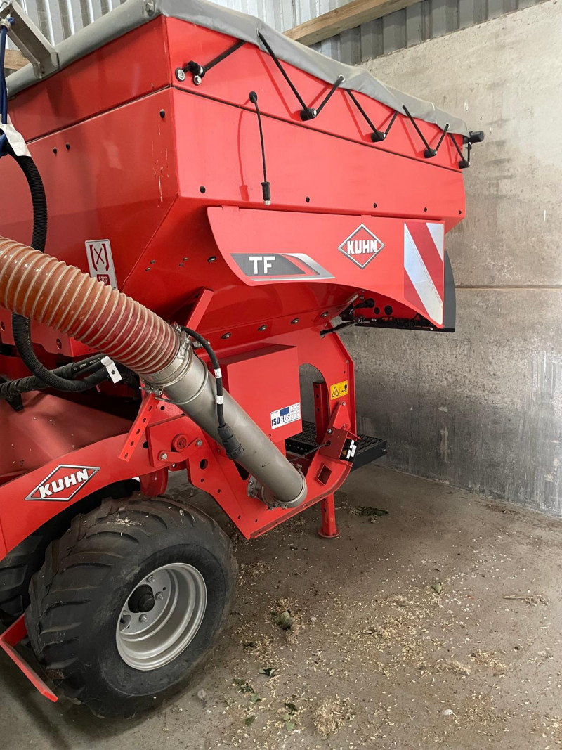 2023 Kuhn HR 6040 RCS and VENTA TF 1512 6m