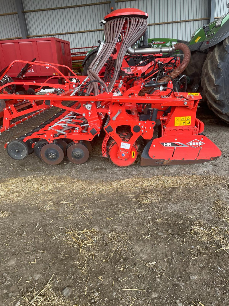 2023 Kuhn  HR 6040 RCS and VENTA TF 1512 6m combi.